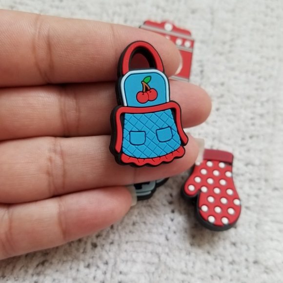 Bakers charms set for Crocs - Picture 2 of 4